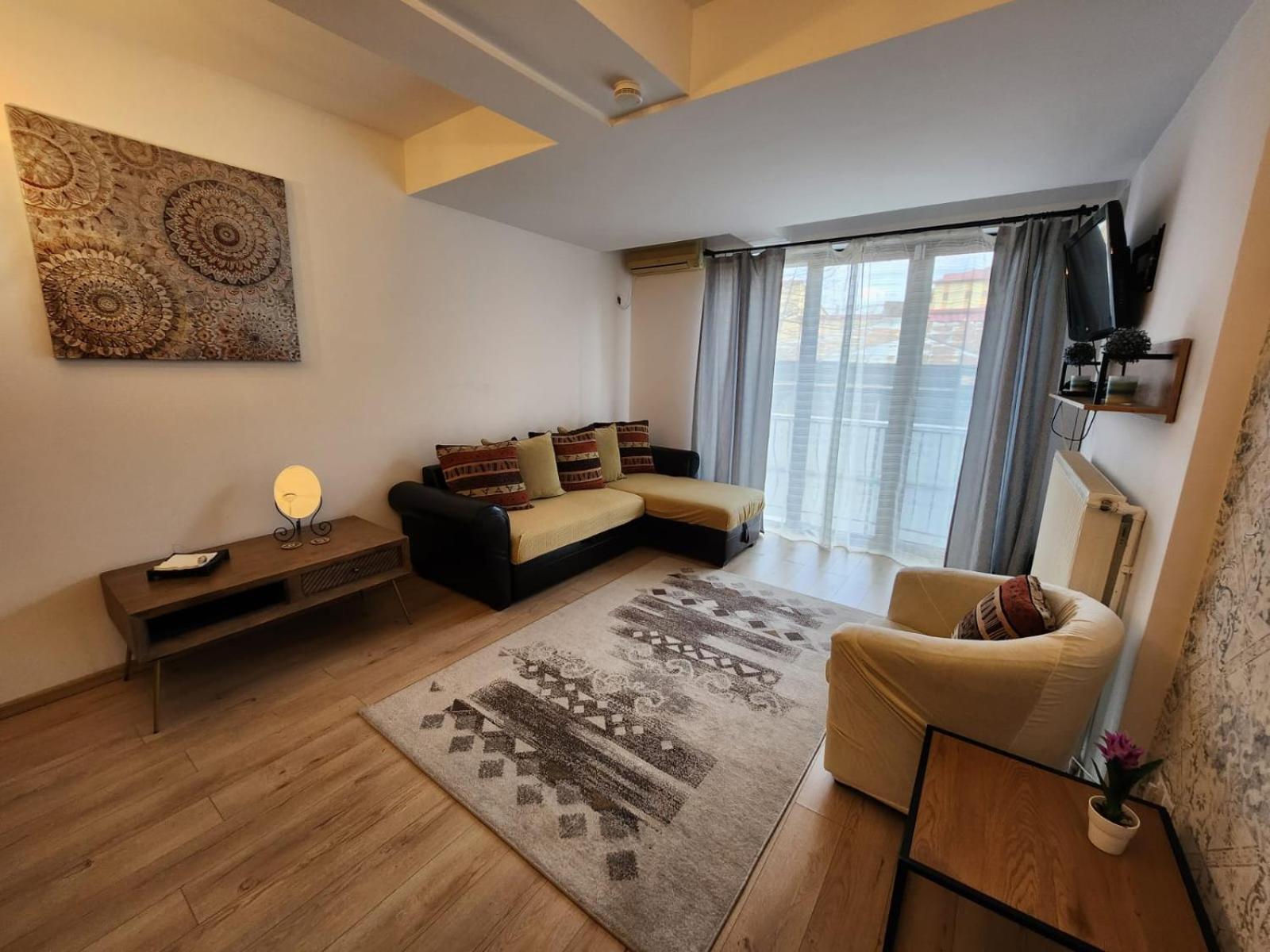 Morii Lake Apartment Bukares Bagian luar foto